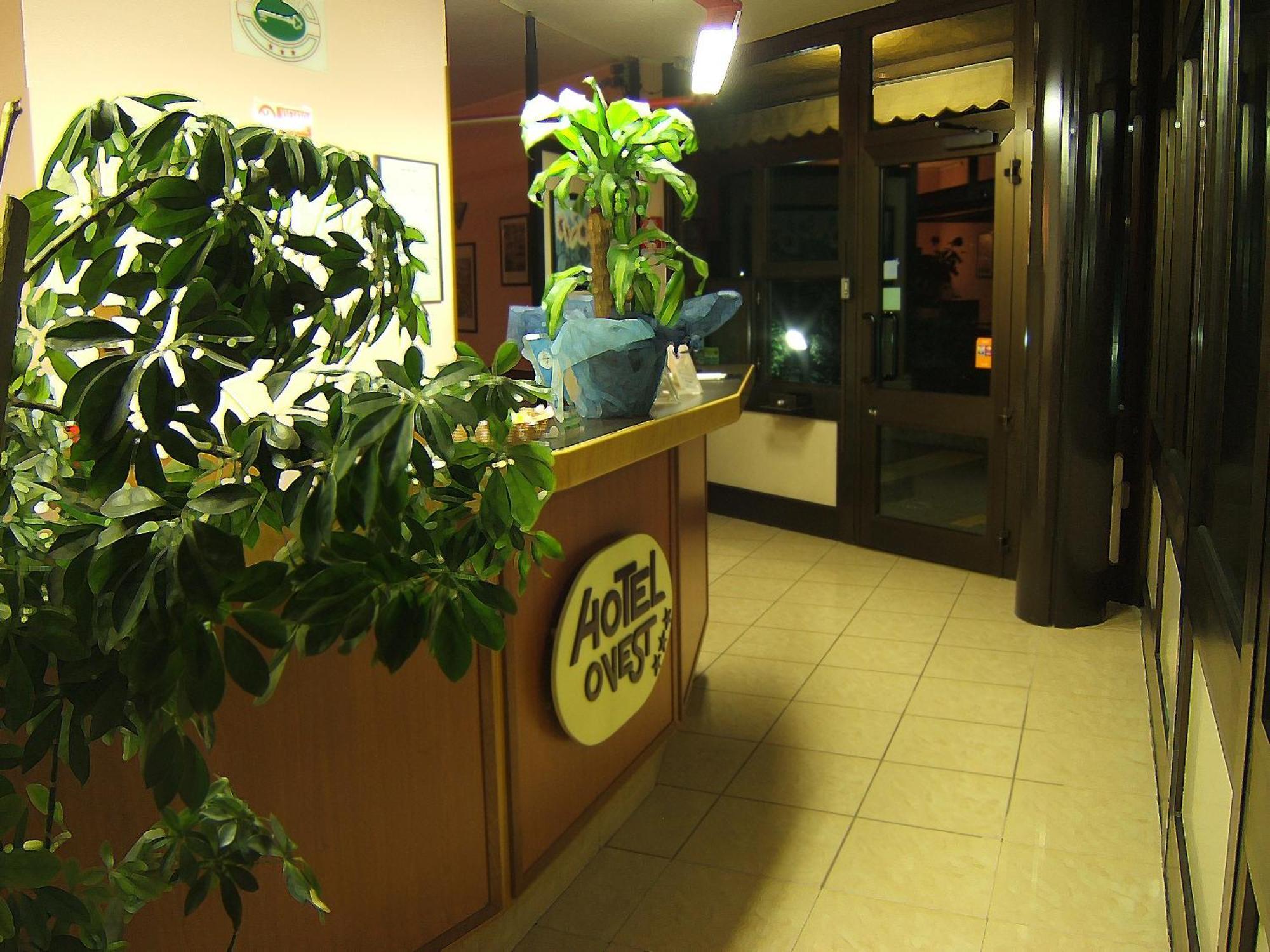 Hotel Motel Ovest Vittuone المظهر الخارجي الصورة