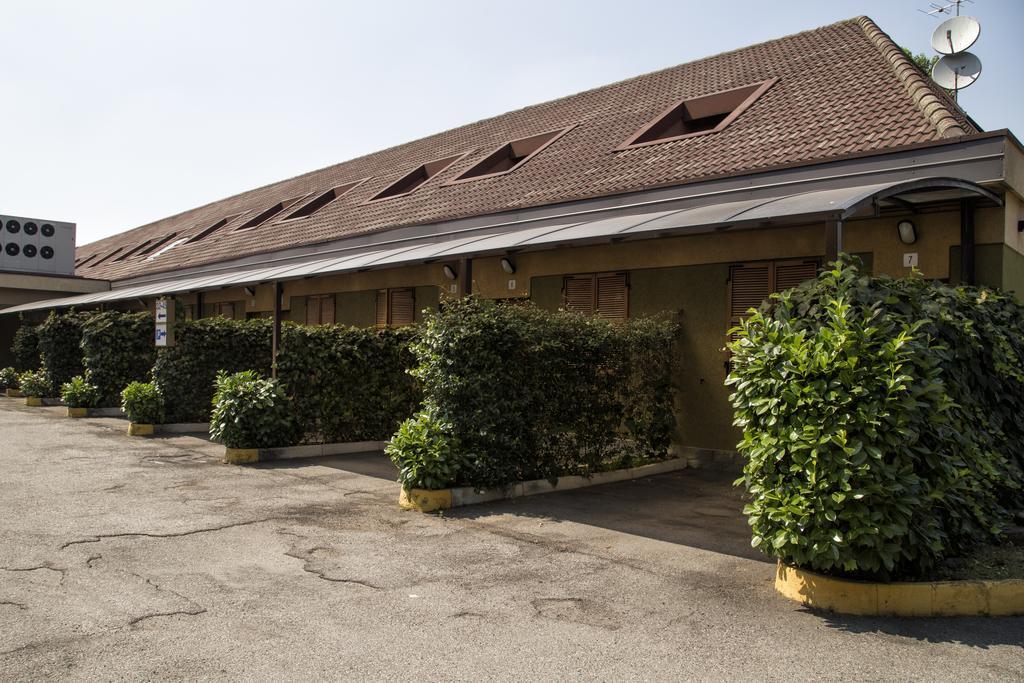 Hotel Motel Ovest Vittuone المظهر الخارجي الصورة