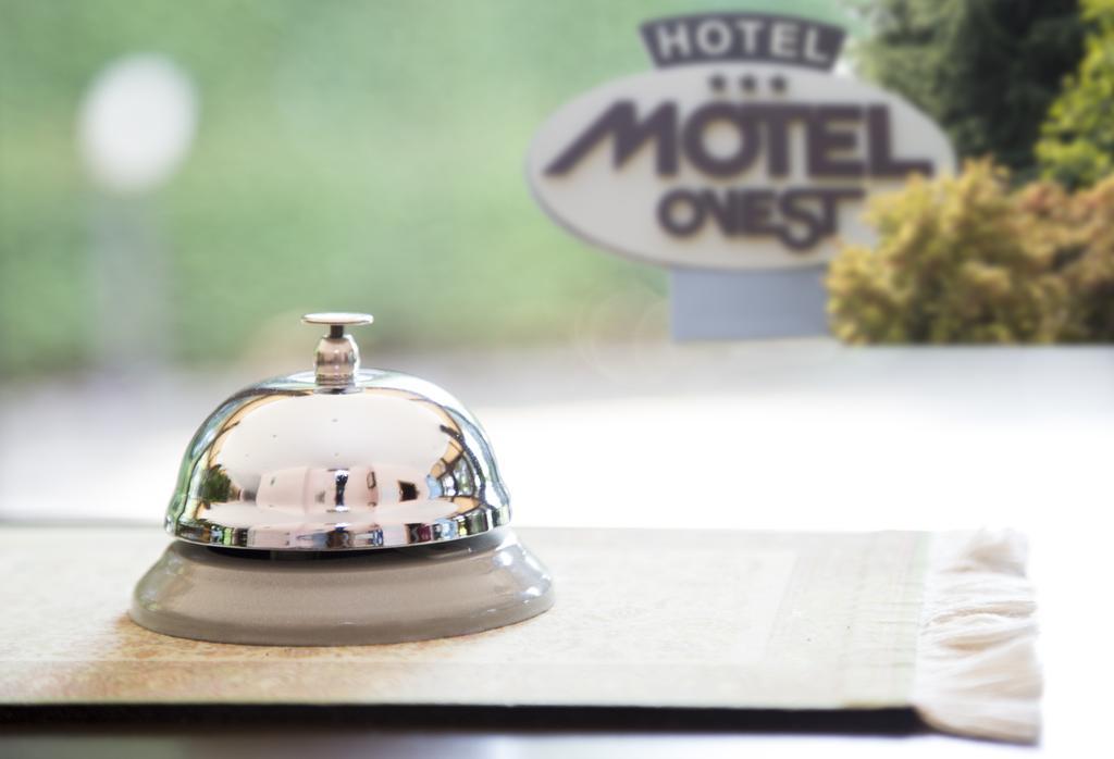 Hotel Motel Ovest Vittuone المظهر الخارجي الصورة