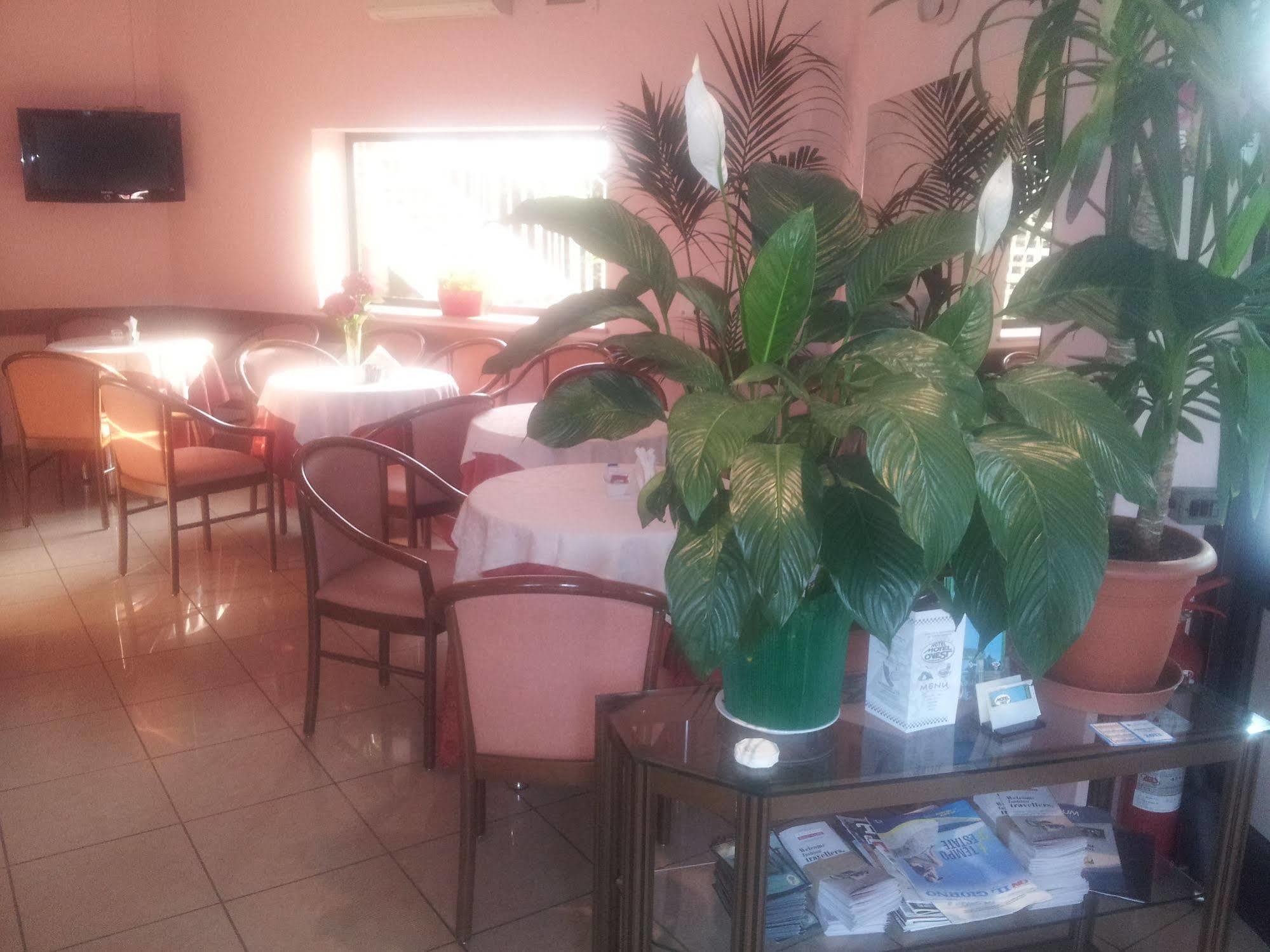 Hotel Motel Ovest Vittuone المظهر الخارجي الصورة