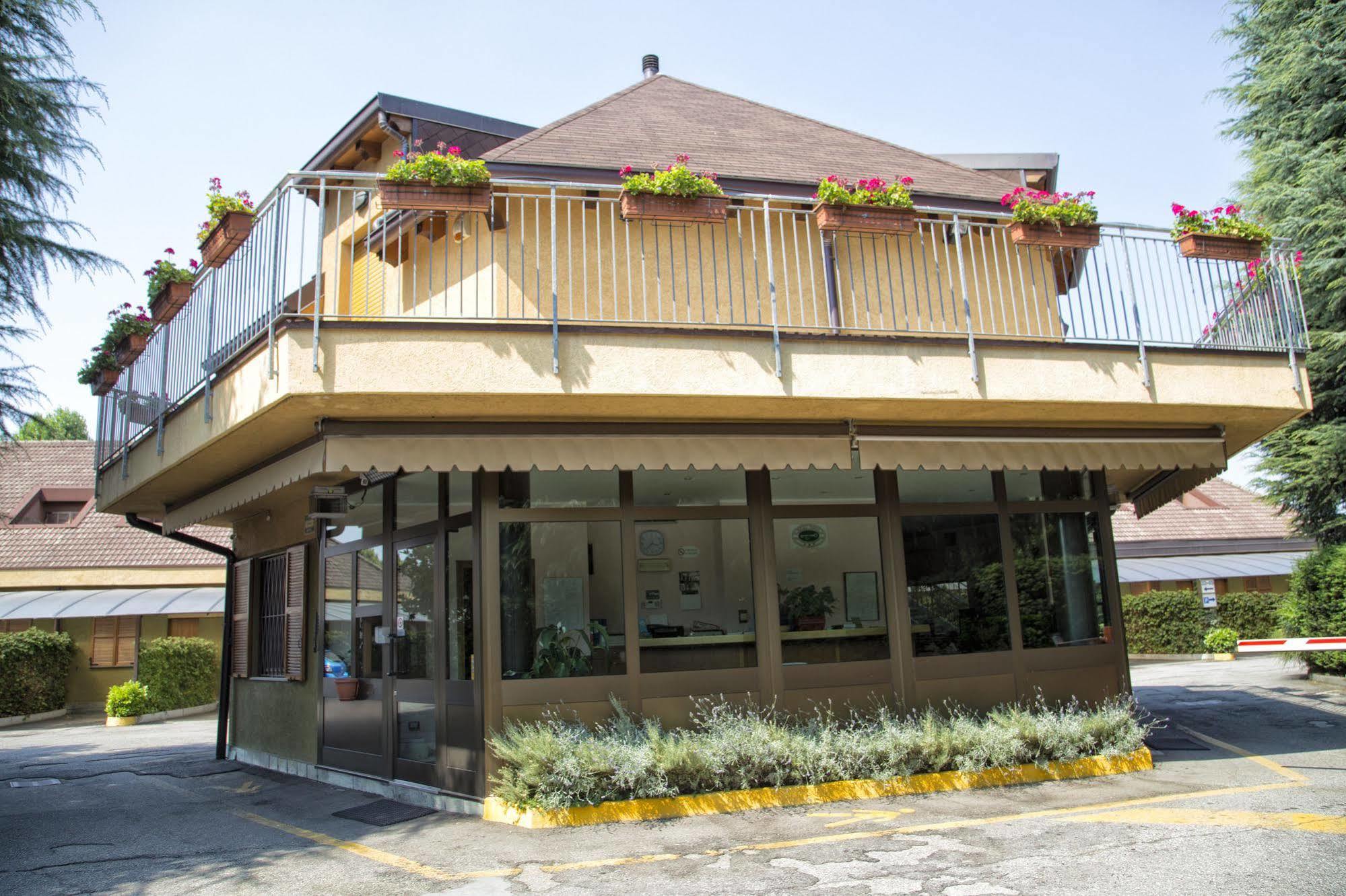 Hotel Motel Ovest Vittuone المظهر الخارجي الصورة