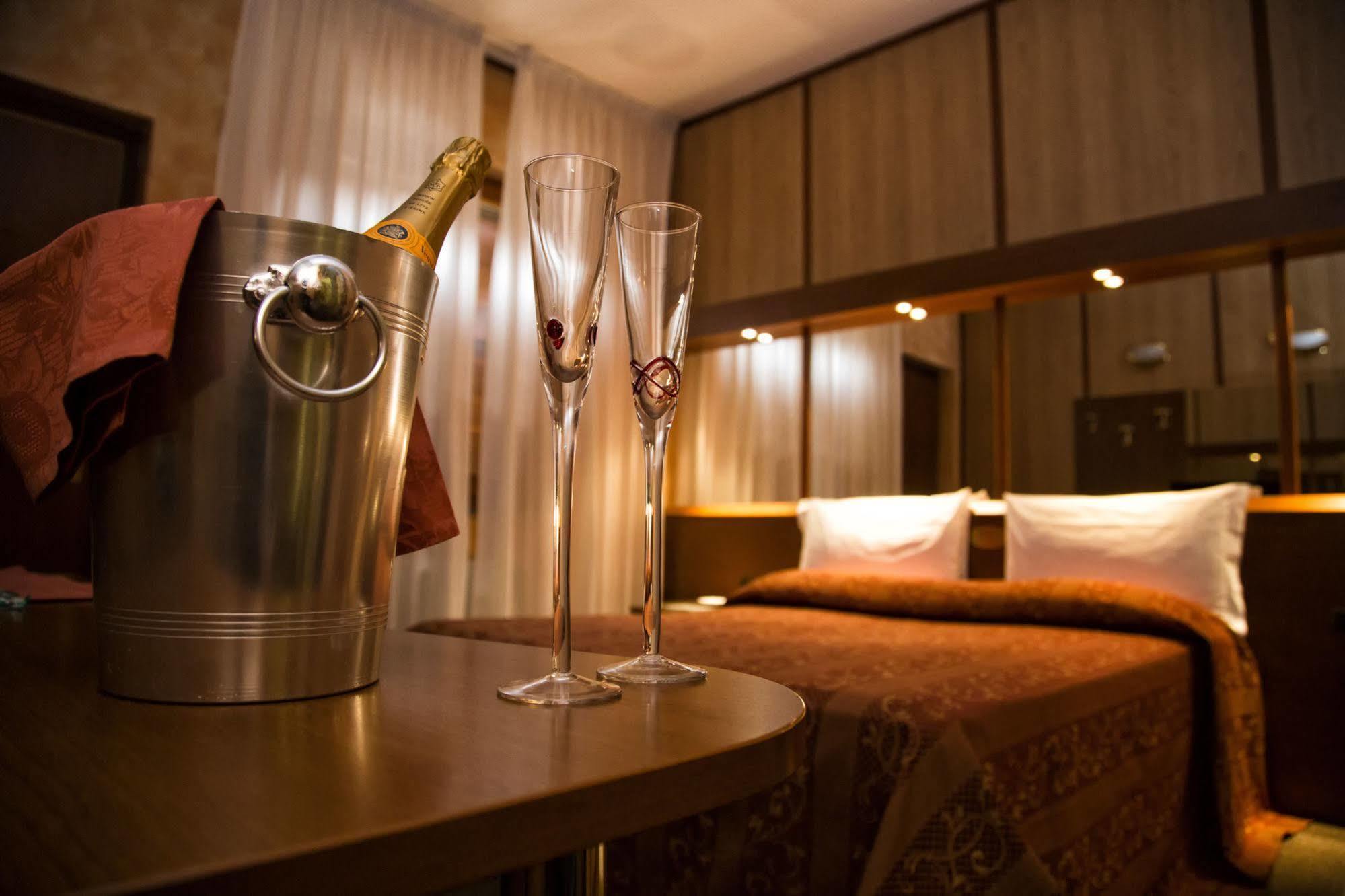 Hotel Motel Ovest Vittuone المظهر الخارجي الصورة