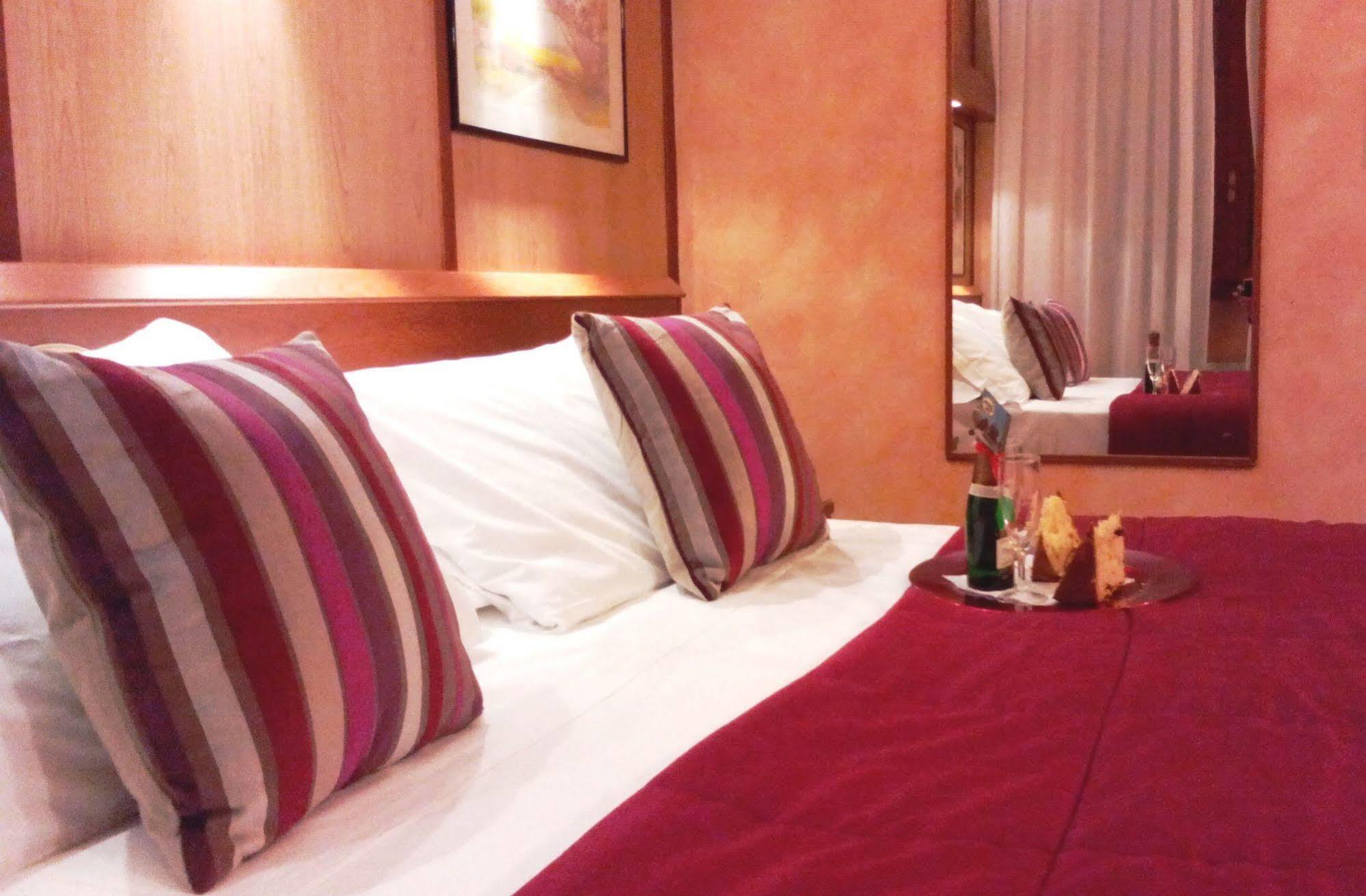 Hotel Motel Ovest Vittuone المظهر الخارجي الصورة
