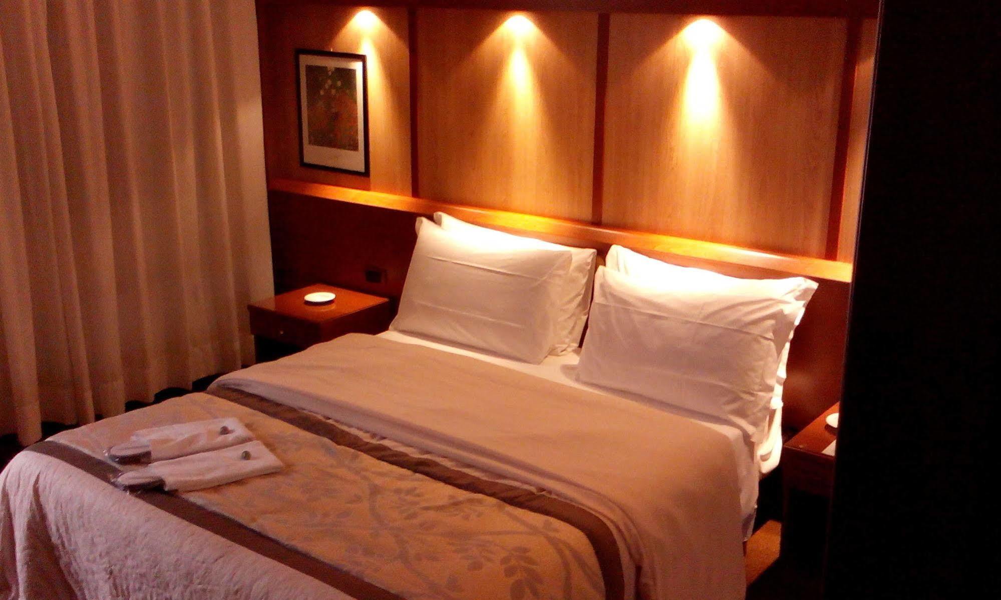 Hotel Motel Ovest Vittuone المظهر الخارجي الصورة