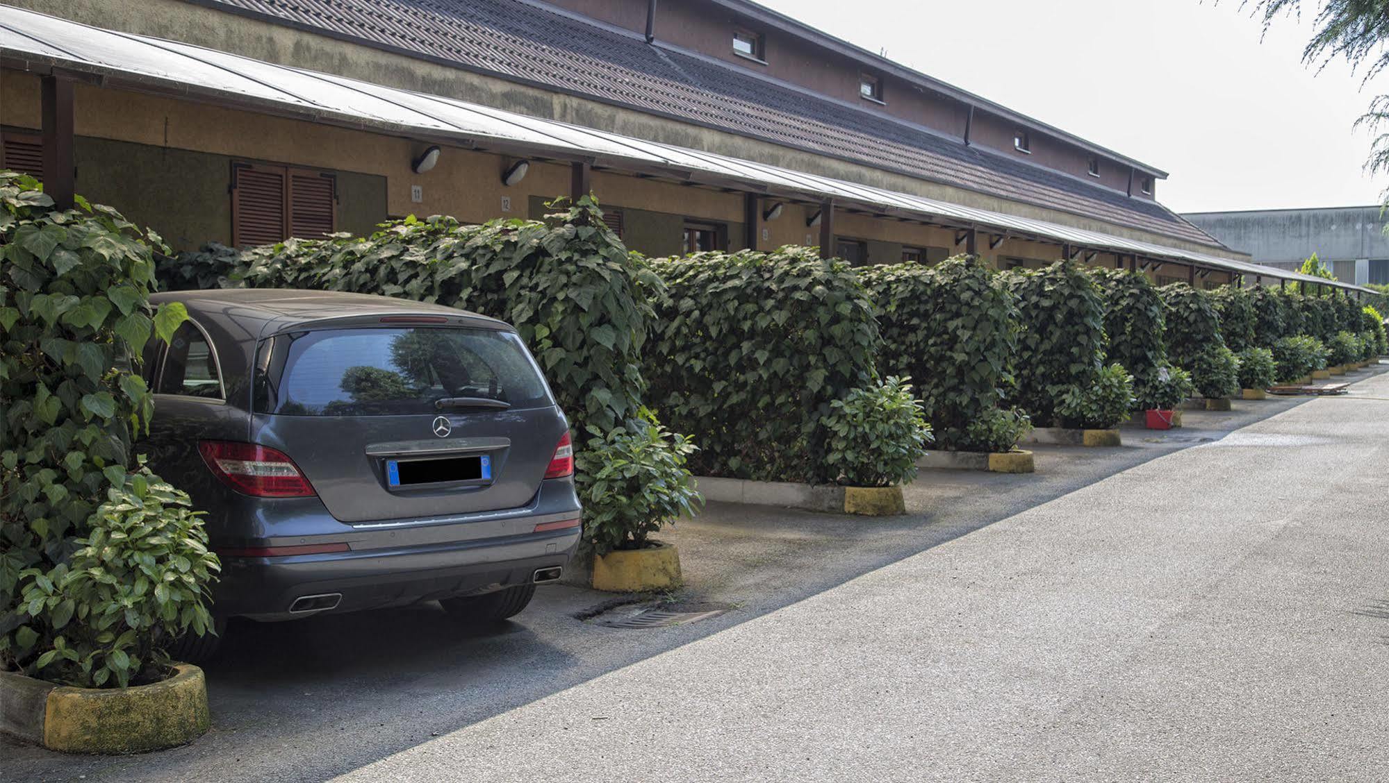 Hotel Motel Ovest Vittuone المظهر الخارجي الصورة